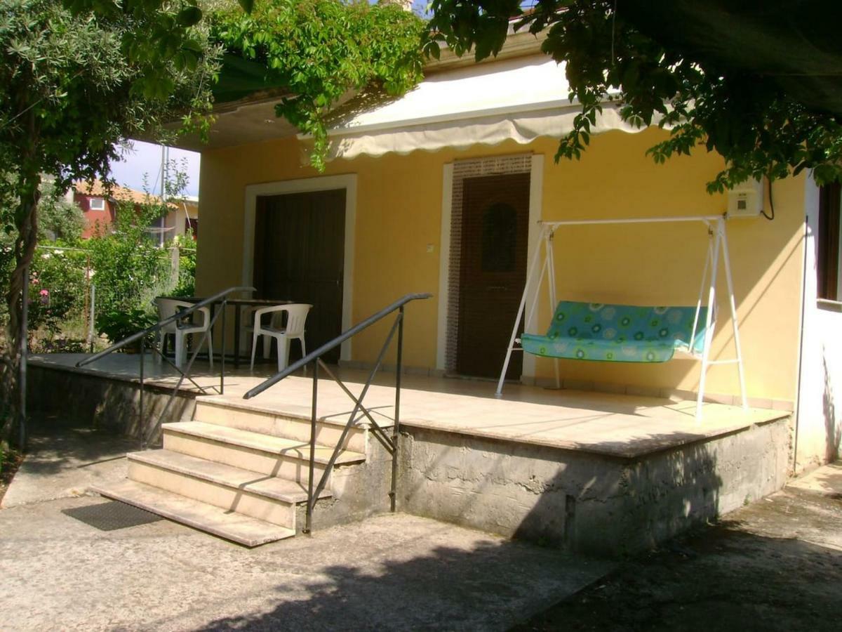 Villa Lefkas House With Garden à Tsoukaládhes Extérieur photo